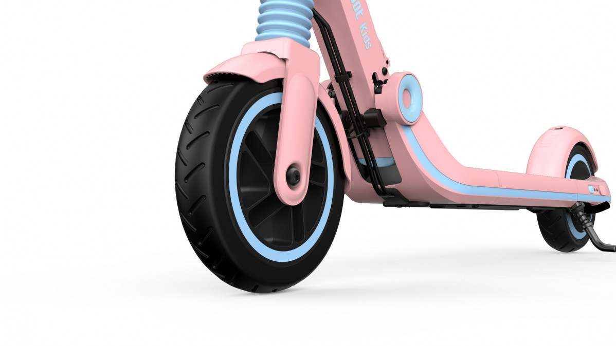 Segway-Ninebot Kickscooter Zing E8 (Pink) Otthon