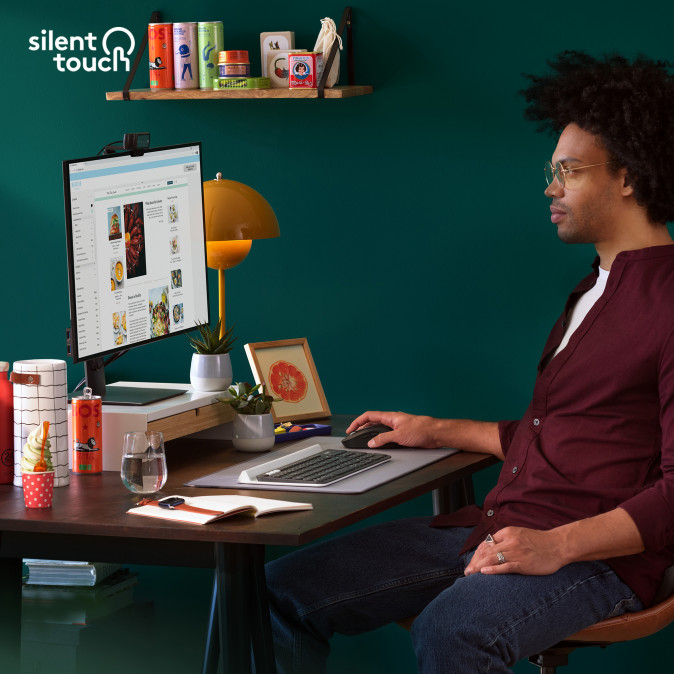 Logitech Signature M650 egér Jobbkezes Vezeték nélküli RF és Bluetooth Optikai 2000 DPI - Szürke PC