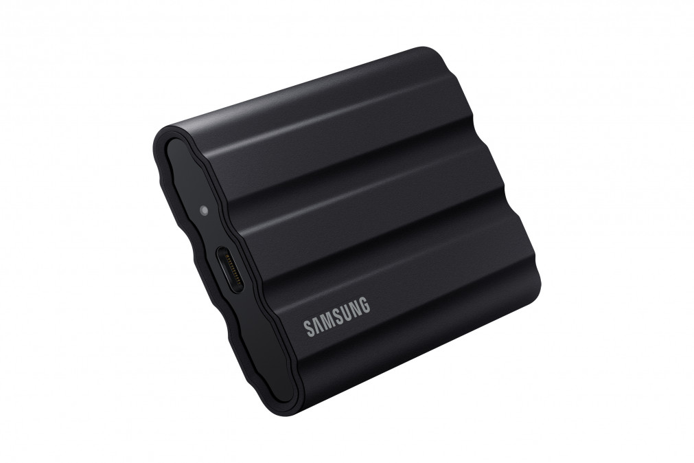 SAMSUNG Hordozható SSD T7 Shield, USB 3.2 Gen.2 (10Gbps), 2TB, Fekete PC
