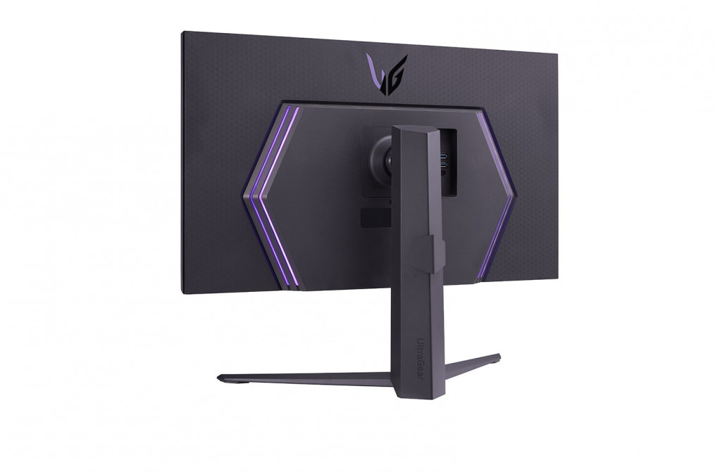 LG Gaming 240Hz IPS monitor 31.5" 32GQ850, 2560x1440, 16:9, 450cd/m2, 1ms, 2xHDMI/DisplayPort/3xUSB, Pivot PC