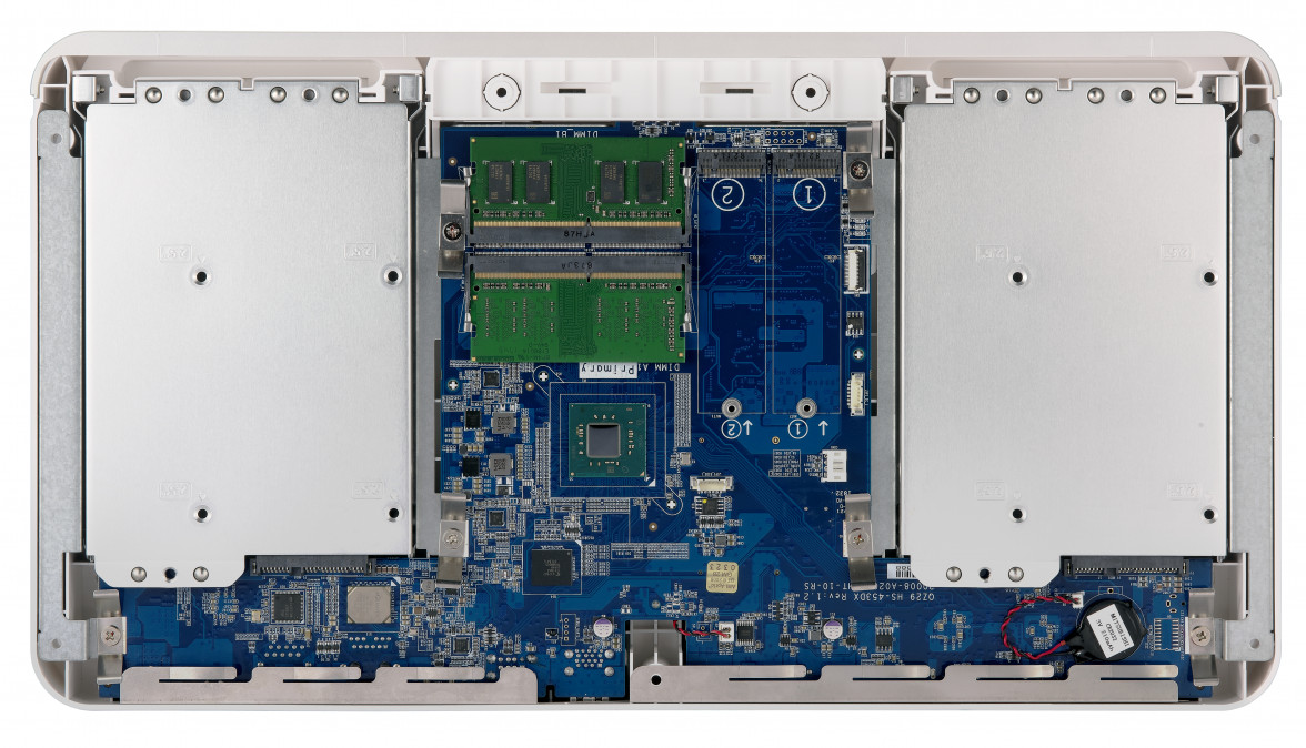 4-drive fanless NAS, Intel Celeron J4105 4-core 1.5GHz (up to 2.5GHz), 8GB DDR4 PC