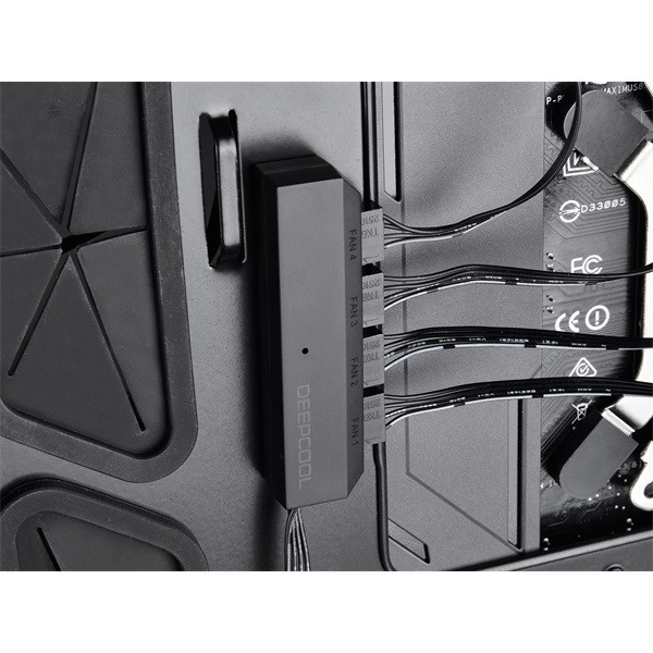 DeepCool FH-04 tápkábel elosztó Black PC