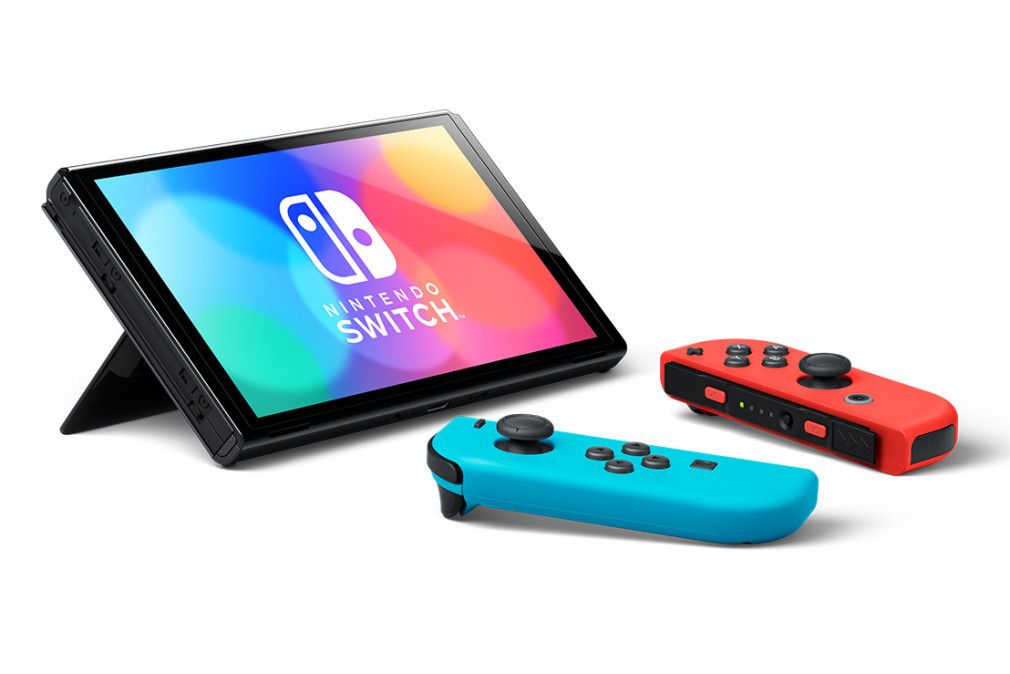 Nintendo Switch OLED konzol + Mario Kart 8 Deluxe + 3 hónapos Nintendo Switch Online Nintendo Switch